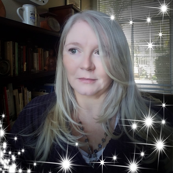 Meet your Posher, Debra - Picture 1 of 1